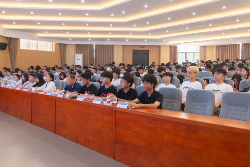 f572f02c55154564b2cbf5ce212204d6.png 干部培训图片1.png